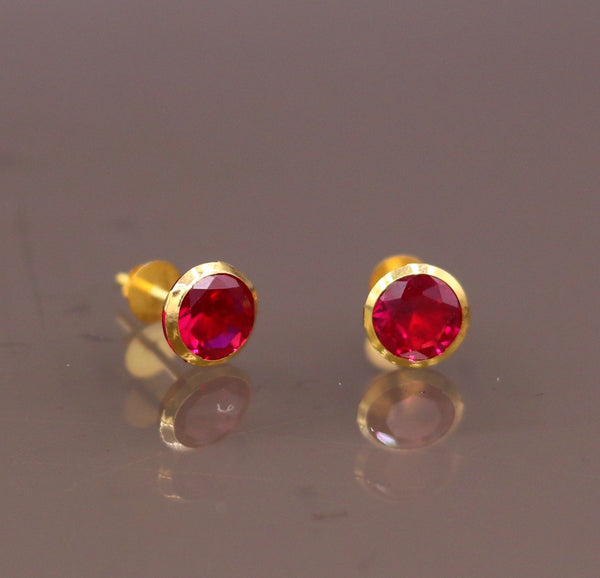 18Karat yellow gold gorgeous red cubic zircon stone amazing 6 mm stud earring excellent vintage antique design er88 - TRIBAL ORNAMENTS