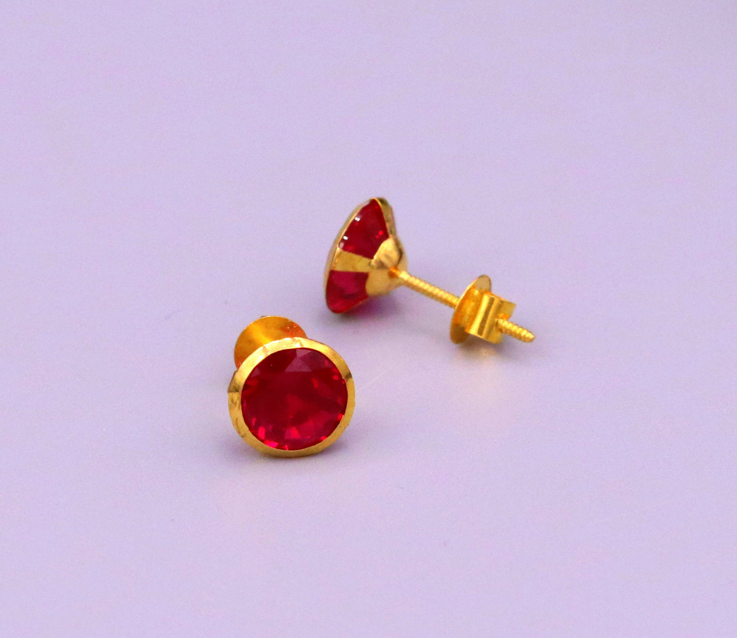 18Karat yellow gold gorgeous red cubic zircon stone amazing 6 mm stud earring excellent vintage antique design er88 - TRIBAL ORNAMENTS