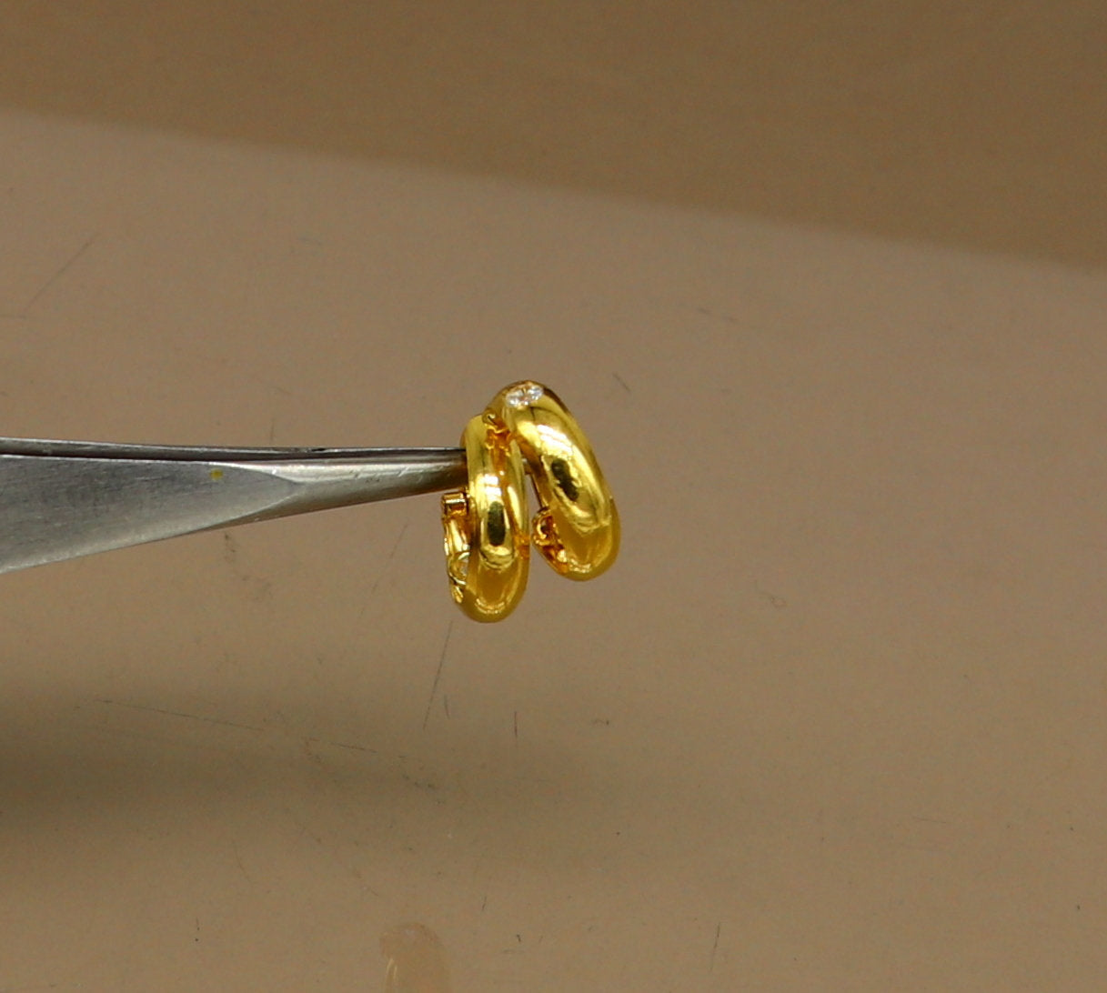 18kt yellow fine gold single stone hoops earring, excellent brides made clip on earring, Huggie Hoop Earrings jewelry gifting ho70 - TRIBAL ORNAMENTS