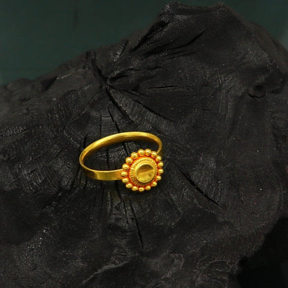 22KT yellow gold vintage-style ring band from Tribal Ornaments, lightweight bridal jewelry, intricate design, ideal for gifting or brides.