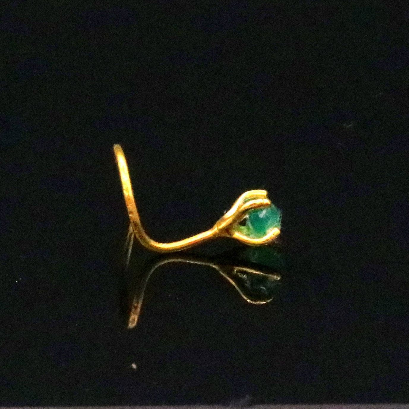 22 karat gold handmade fabulous nose pin single green stone women's jewelry - TRIBAL ORNAMENTS