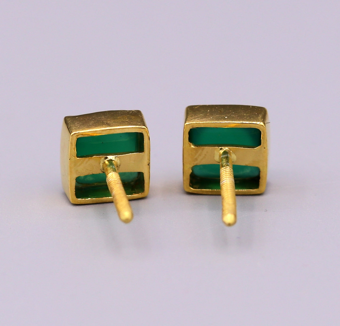 22 kt yellow gold handmade fabulous green stone stud earring unisex gifting jewelry excellent design stud - TRIBAL ORNAMENTS