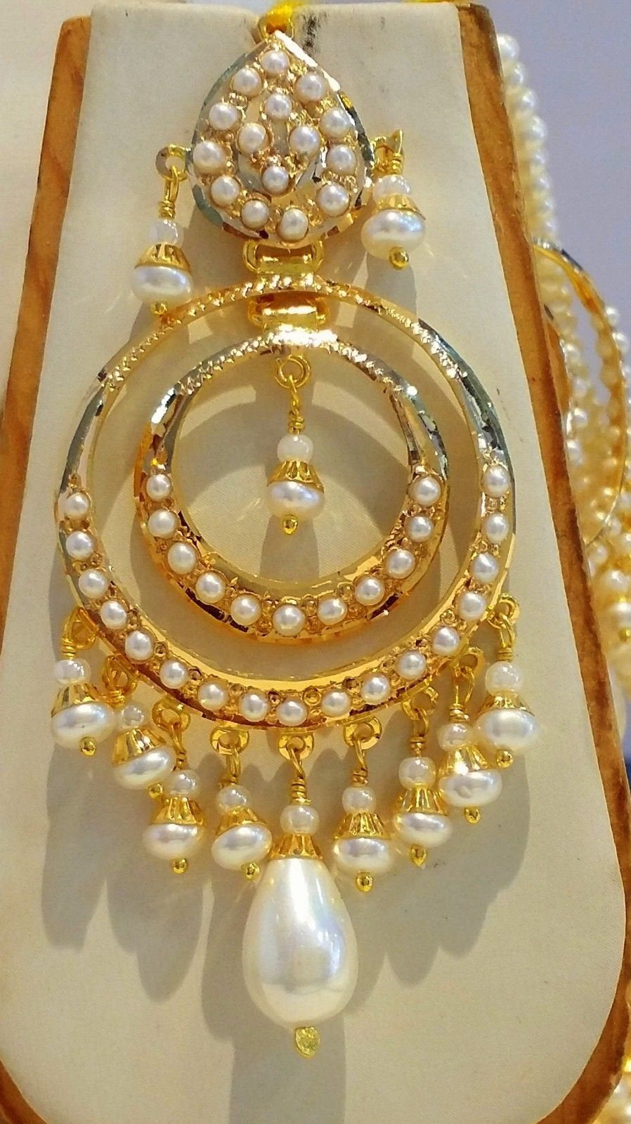 22k yellow gold pearl necklace with Earrings authentic - TRIBAL ORNAMENTS