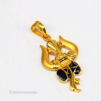 22KT yellow gold handmade Lord Shiva Trishul pendant showing a detailed trident design for unisex jewelry by TRIBAL ORNAMENTS.
