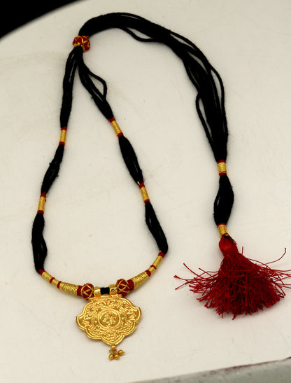 22KT yellow gold handmade vintage Ram Nami adjustable necklace with Shrinath Ji pendant, traditional tribal jewelry by TRIBAL ORNAMENTS.