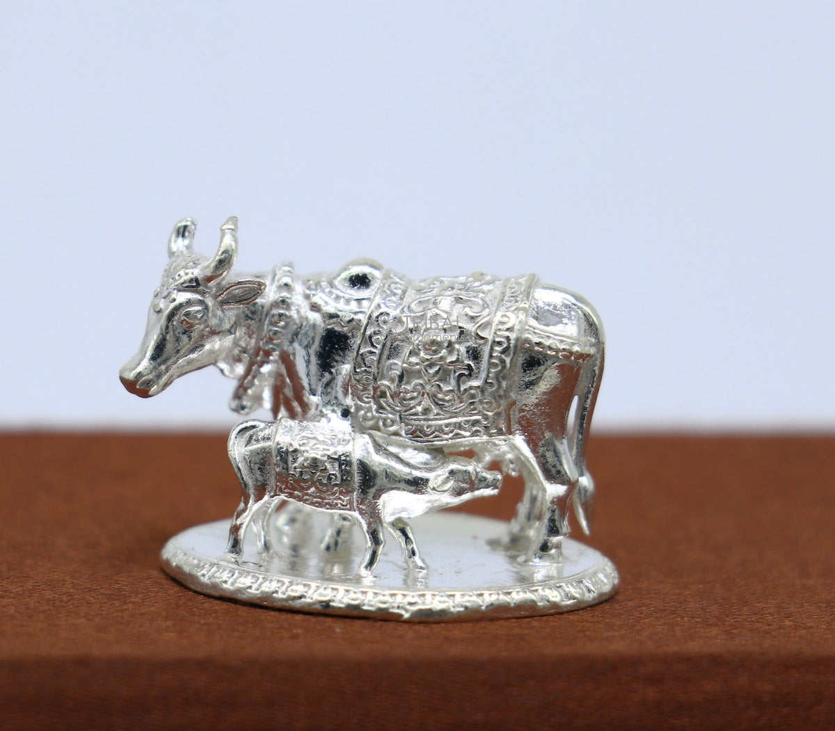 25 grams Divine cow with calf 925 sterling silver soled Kamdhenu cow, deity's cow, wishing cow, silver worshipping puja art616 - TRIBAL ORNAMENTS