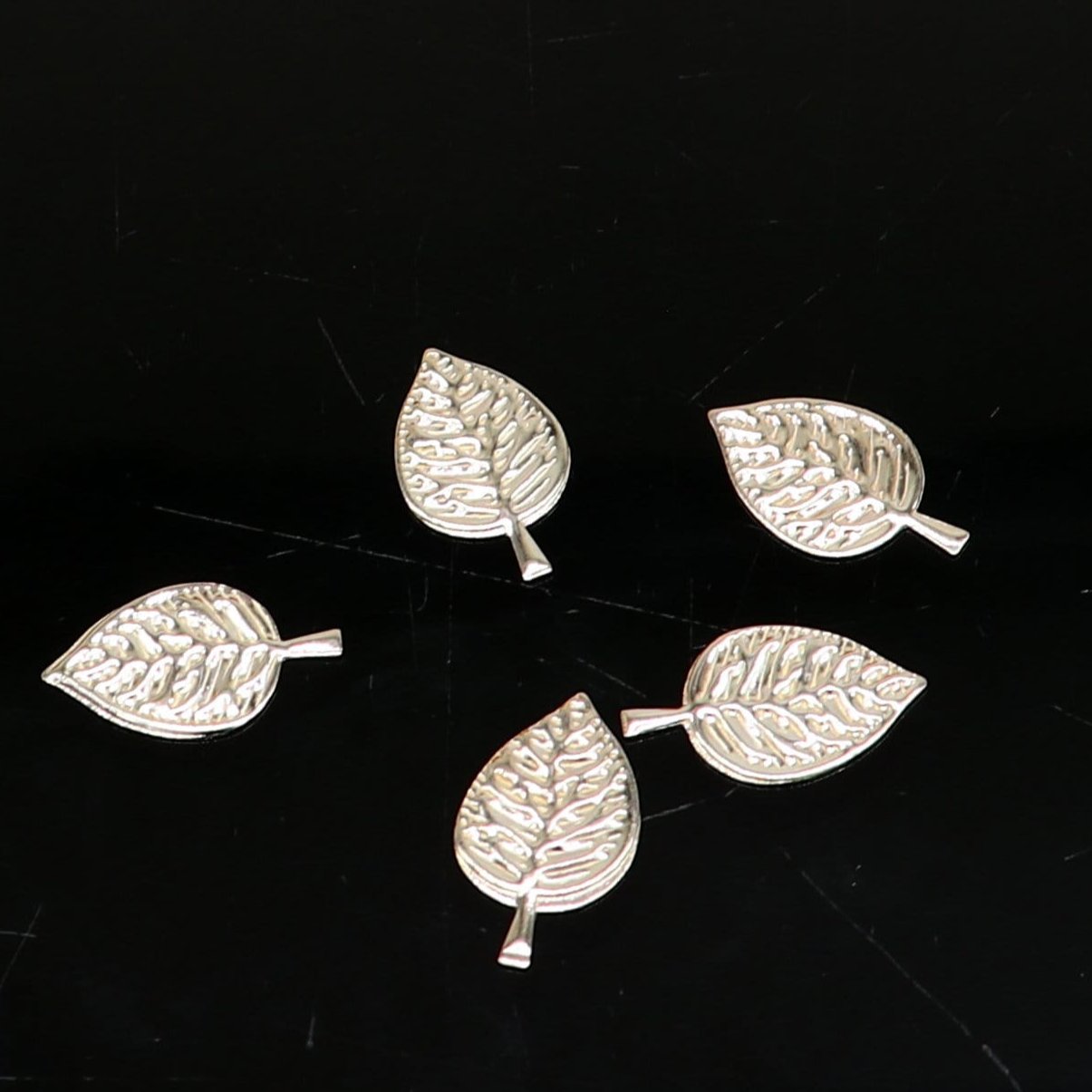 2cm 925 sterling silver handmade small betel leaf Paan leaf for worshipping offered to Lord Vishnu, Goddesses Laxmi and Lord Ganesh su1104 - TRIBAL ORNAMENTS