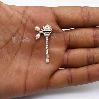 Handmade 3 cm sterling silver Krishna flute with kalash design, featuring laddu Gopala and traditional banarsi style.