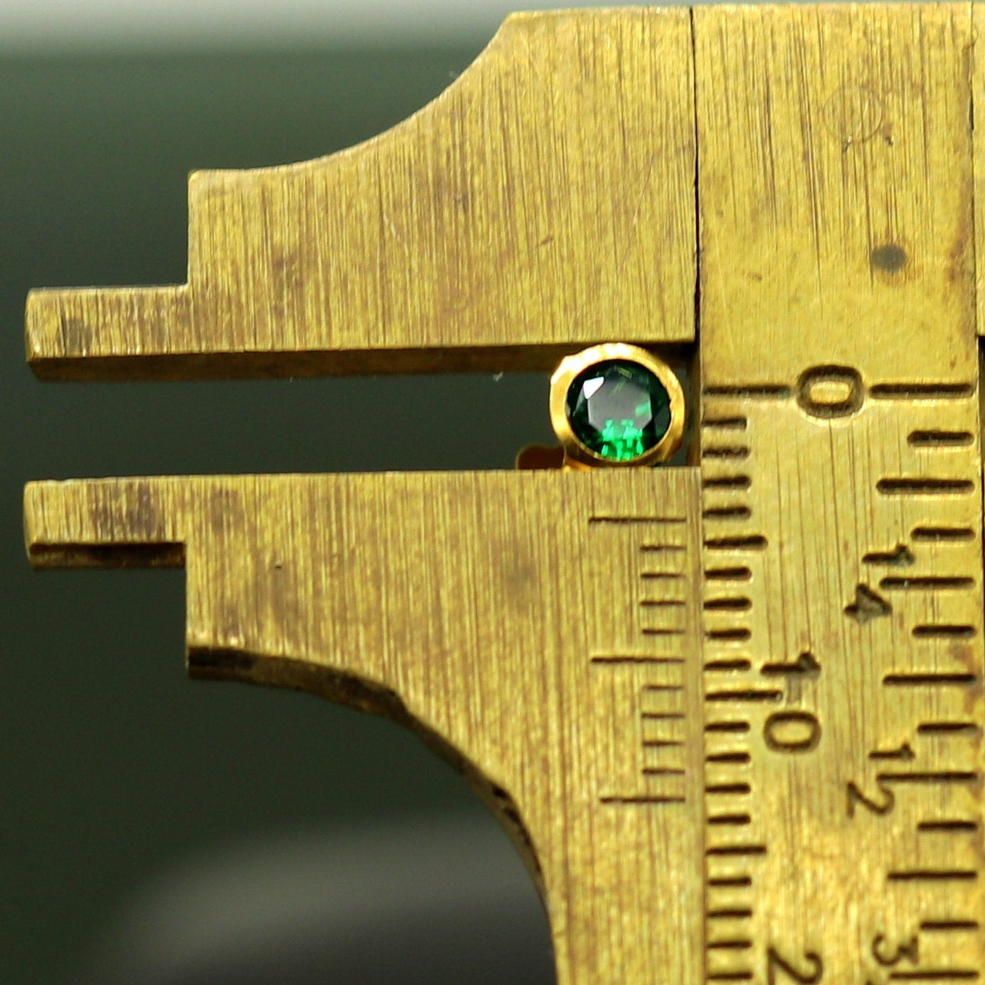 4.2mm 18k yellow gold handmade fabulous green cubic zircon stone excellent antique vintage design stud earrings pair unisex jewelry er113 - TRIBAL ORNAMENTS