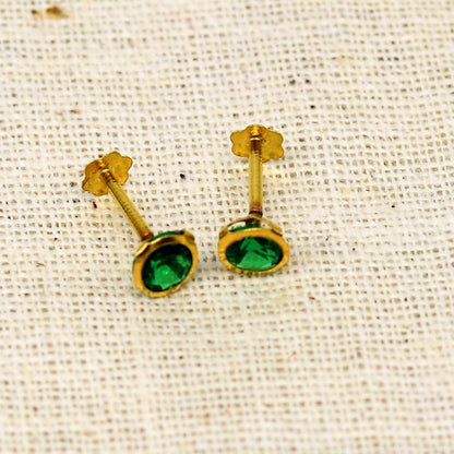 Handmade 4mm 18k yellow gold stud earrings with green cubic zirconia, vintage design, unisex jewelry by Tribal Ornaments.