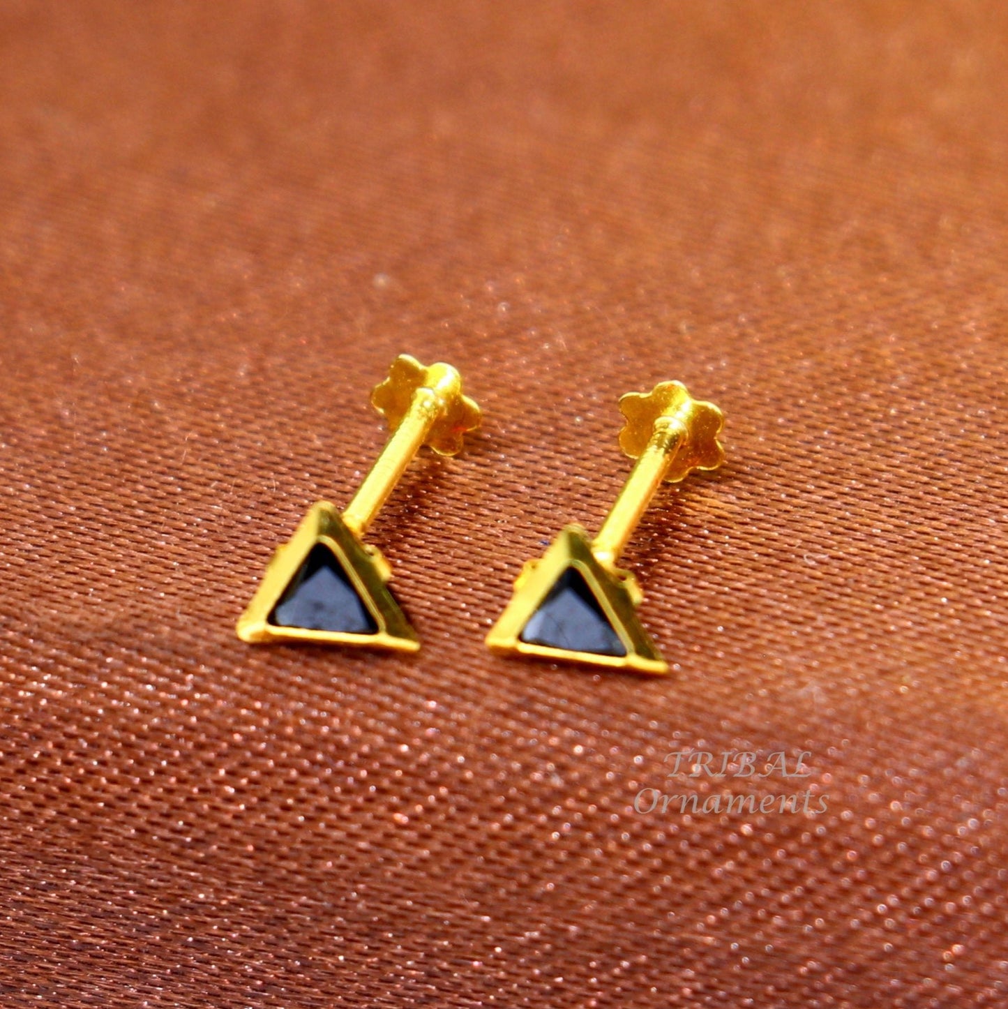 4mm 18kt yellow gold handmade single stone Triangle shape stud earring cartilage earring customized unisex screw back stud jewelry er150 - TRIBAL ORNAMENTS