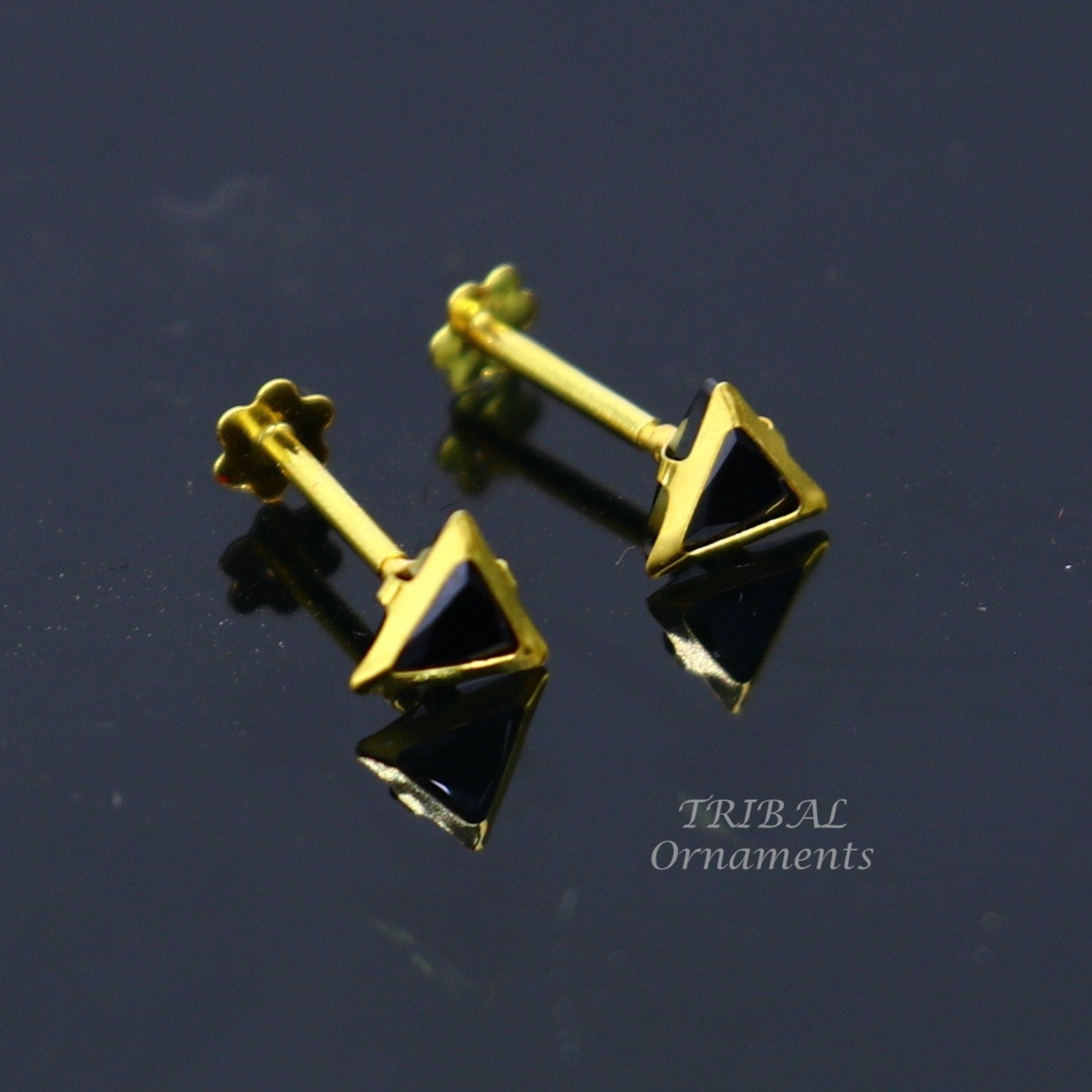 4mm 18kt yellow gold handmade single stone Triangle shape stud earring cartilage earring customized unisex screw back stud jewelry er150 - TRIBAL ORNAMENTS