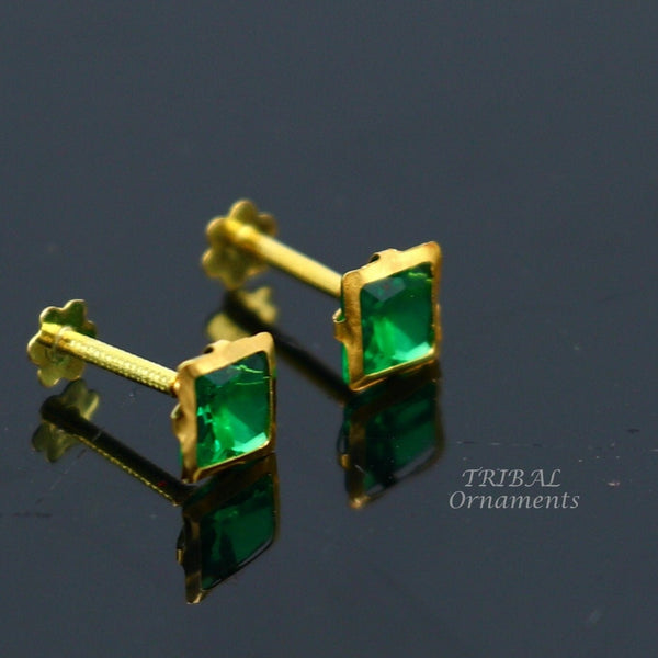 14mm green stone square stud earring in 18kt yellow gold, handmade unisex jewelry screw-back design by TRIBAL ORNAMENTS.
