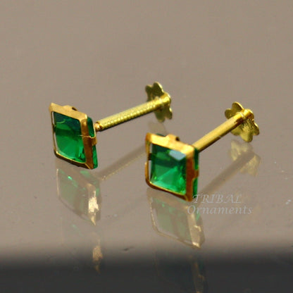 Handmade 4mm green stone square stud earring in 18kt yellow gold, screw back design, suitable for ear or nose piercing, unisex jewelry.