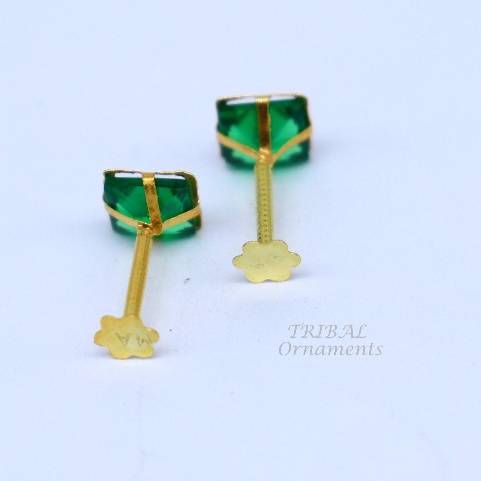 4mm single green stone gorgeous 18kt yellow gold handmade square shape screw back stud earring or nose in unisex jewelry er155 - TRIBAL ORNAMENTS