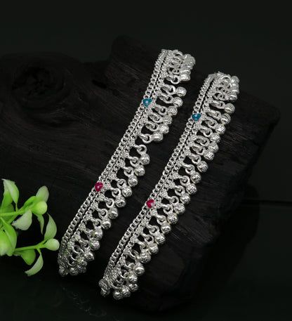 Handmade 6-inch sterling silver baby ankle bracelet with personalized charm, unisex design perfect for newborns and kids.