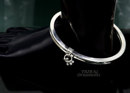 Sterling silver handmade ankle bracelet with vintage ethnic design, hanging drops, perfect for belly dance jewelry by TRIBAL ORNAMENTS.