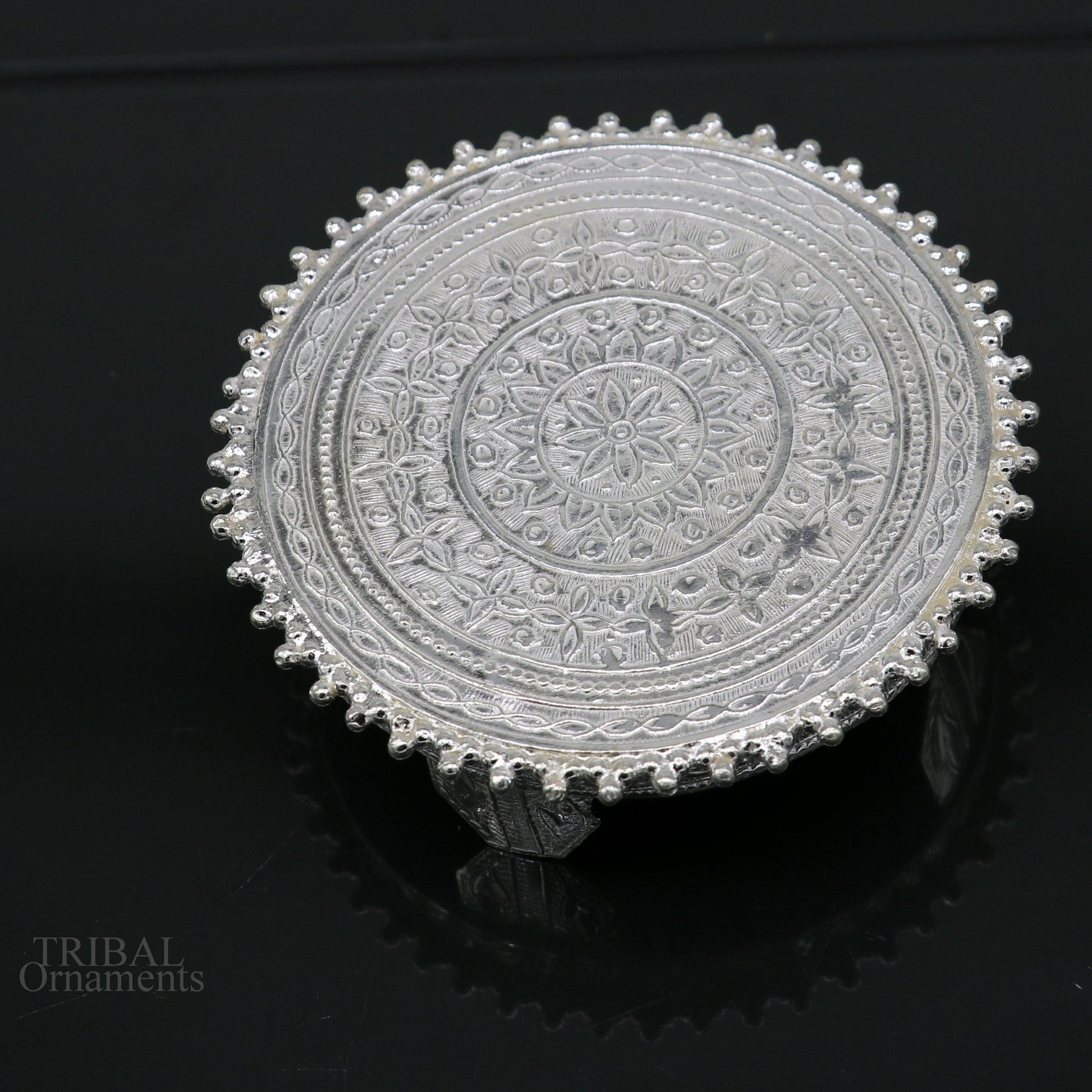 7 cm Vintage design Sterling silver handmade stunning small round shape table/bazot/chouki, excellent home puja utensils temple art su638 - TRIBAL ORNAMENTS