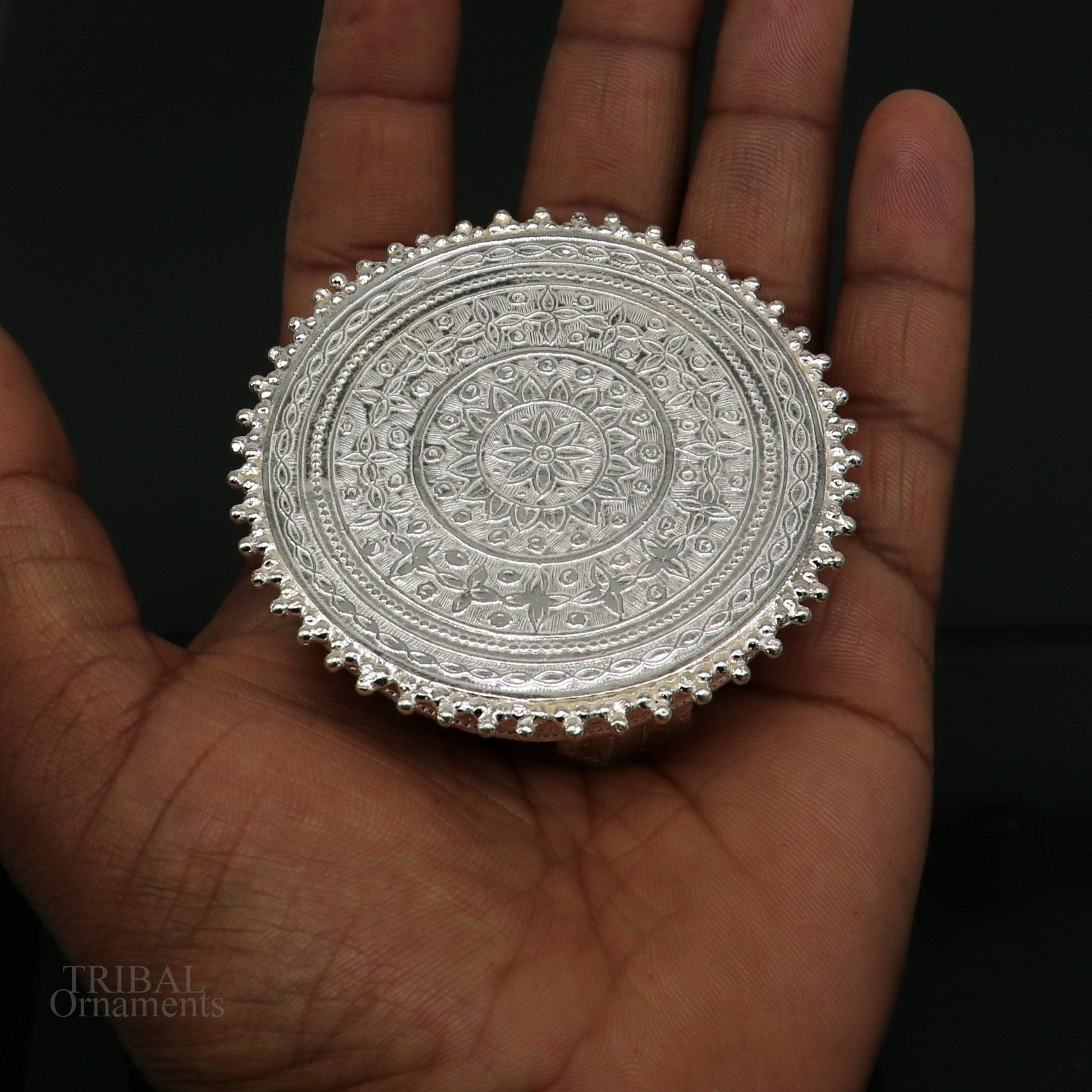 7 cm Vintage design Sterling silver handmade stunning small round shape table/bazot/chouki, excellent home puja utensils temple art su638 - TRIBAL ORNAMENTS