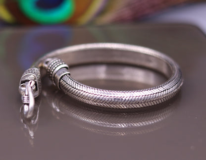 Sterling silver 8.5-inch vintage-style snake chain bracelet with half-round D-shape design, unisex handmade jewelry from India.