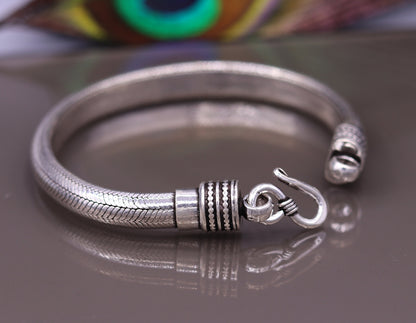 8.5-inch vintage-style 7mm 925 sterling silver handmade snake chain bracelet with half-round D-shape design, unisex jewelry from India.