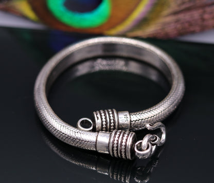 Sterling silver 8.5-inch vintage-style snake chain bracelet with half-round 'D' shape, unisex handmade jewelry from India.