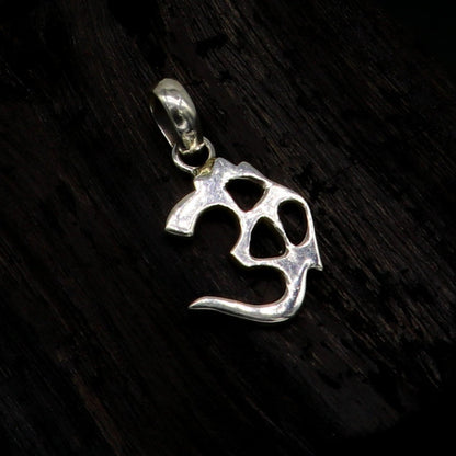 Shiny 925 sterling silver Aum OM pendant from Tribal Ornaments, featuring a customized ethnic design for jewelry gifting.