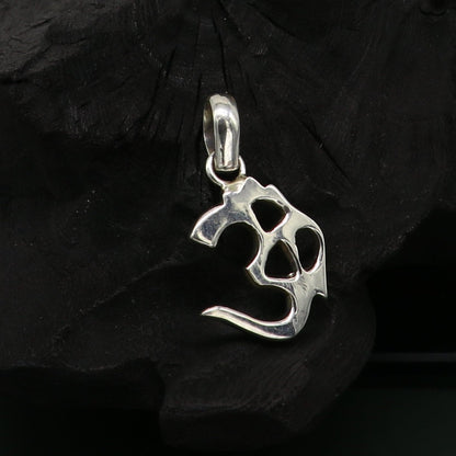 Shiny 925 silver Aum OM pendant by Tribal Ornaments, a customized ethnic jewelry piece for gifting or everyday wear