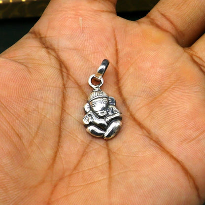 925 silver Ganesha pendant necklace from TRIBAL ORNAMENTS, featuring a small, vintage-style Ganesha idol in fine silver.