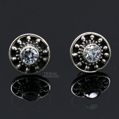 Sterling silver handmade vintage-style stud earring with single CZ stone, stylish jewelry from India, suitable for daily wear.