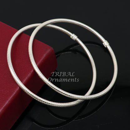 Sterling silver 3.5mm vintage Indian traditional foot kada anklet pair with hollow tribal design, crafted by TRIBAL ORNAMENTS.