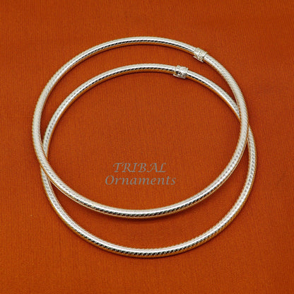 Sterling silver 3.5mm vintage Indian women's foot kada anklet pair with hollow tribal design from Tribal Ornaments.