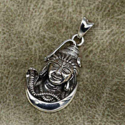 925 sterling silver Lord Shiva pendant from TRIBAL ORNAMENTS featuring intricate Hindu idol design for unisex customized jewelry.