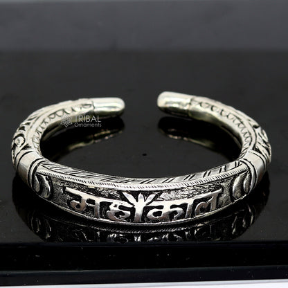 925 Sterling silver Mahakal Shiva mantra bracelet Kada with chitai work, unisex tribal ethnic jewelry from Tribal Ornaments.