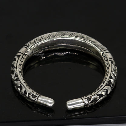 Unisex 925 sterling silver Mahakal Shiva mantra bracelet with chitai work, tribal ethnic jewelry style by Tribal Ornaments.