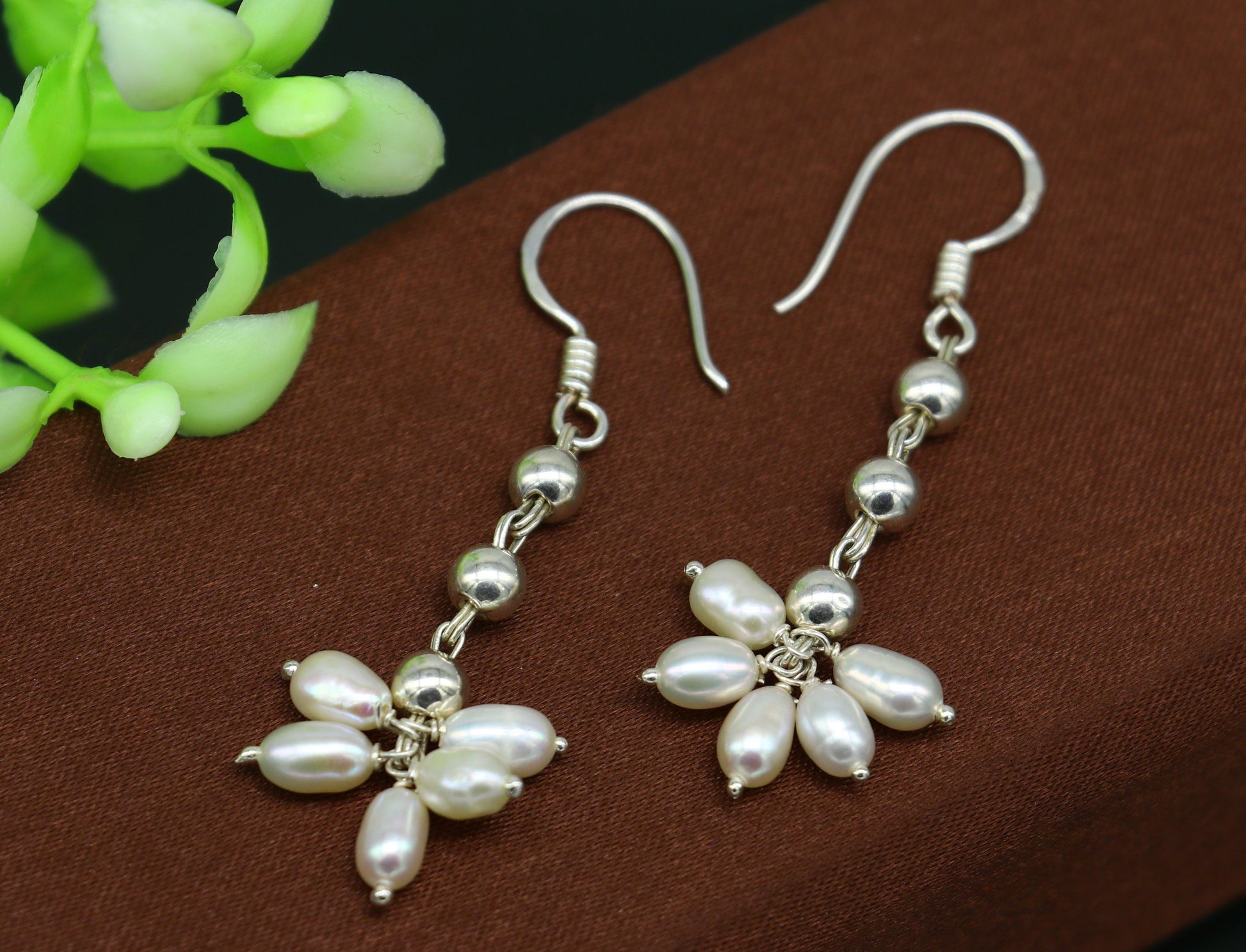 925 sterling silver custom-made hoops earring with a natural white pearl drop, perfect for bridesmaids or elegant occasions.