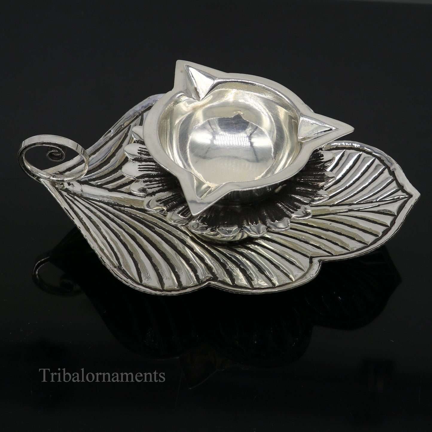 925 sterling silver Divine oil lamp, stunning tree leaf vintage design 3 joth lamp, best gifting puja utensils or article from India su479 - TRIBAL ORNAMENTS