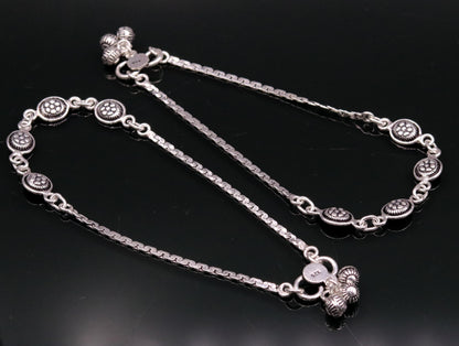 Sterling silver ankle bracelet with flower design, trendy charm foot jewelry by TRIBAL ORNAMENTS, stylish silver anklet for women.