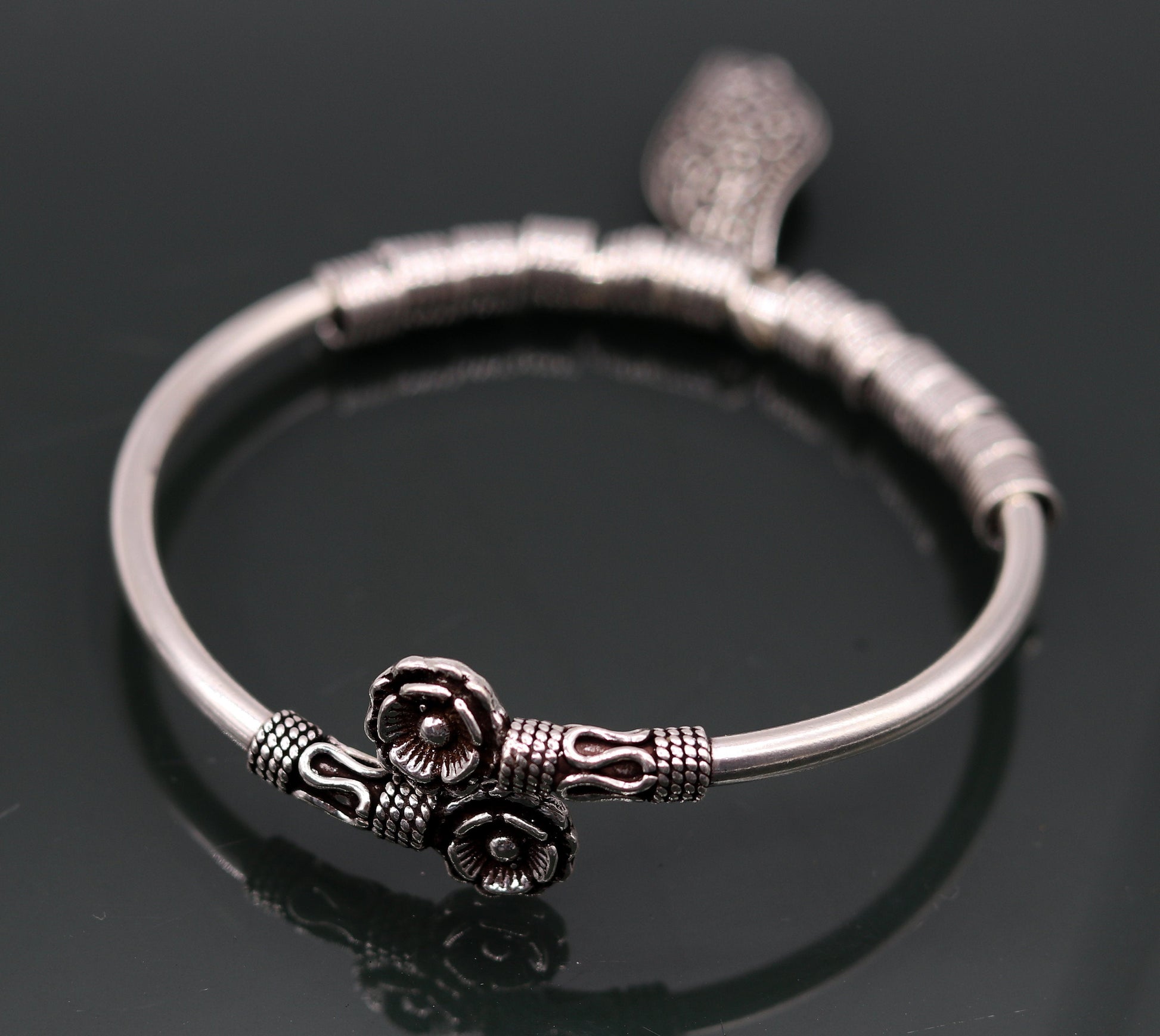 Vintage antique design 925 sterling silver handmade fabulous flower shape open face flexible charm bracelet kada bangle girl's gift nsk153 - TRIBAL ORNAMENTS