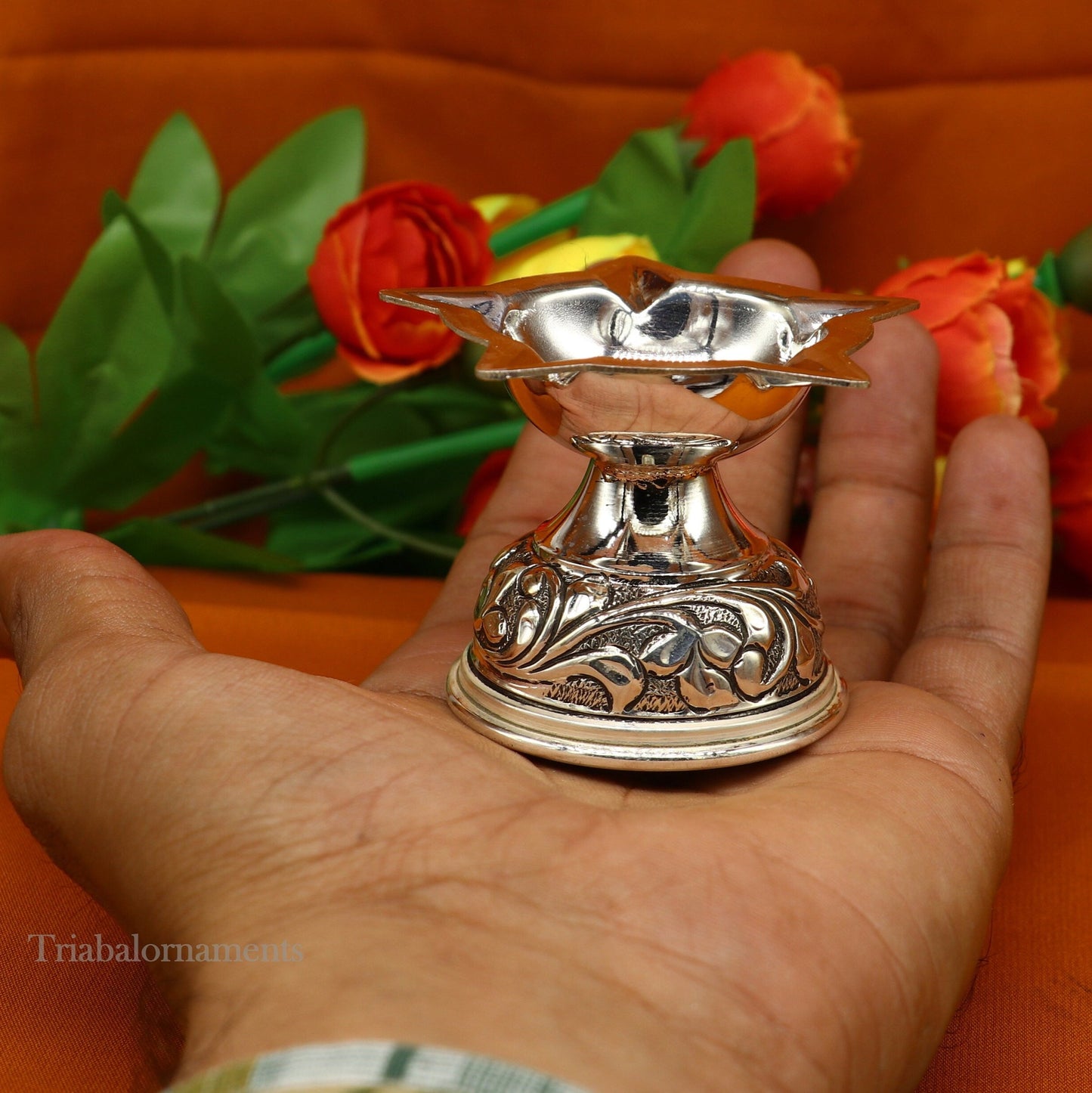 925 sterling silver gorgeous chitai work kandrai work design oil lamp, silver Deepak, silver temple article, Diwali puja utensils art su498 - TRIBAL ORNAMENTS