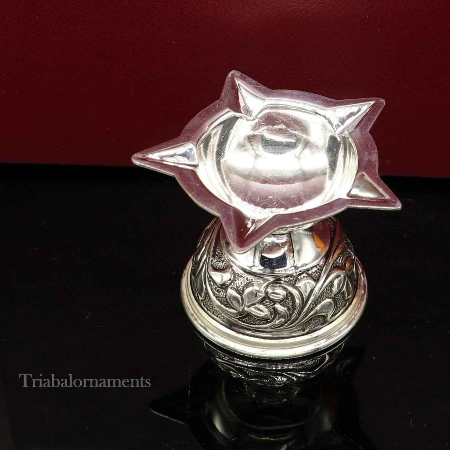 925 sterling silver gorgeous chitai work kandrai work design oil lamp, silver Deepak, silver temple article, Diwali puja utensils art su498 - TRIBAL ORNAMENTS