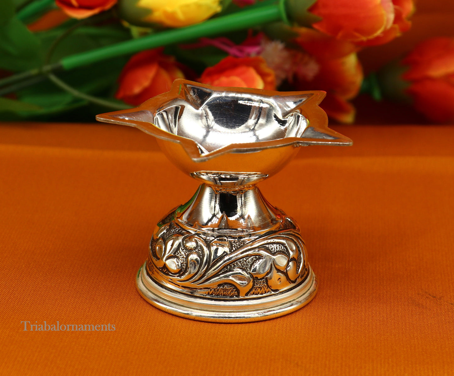 925 sterling silver gorgeous chitai work kandrai work design oil lamp, silver Deepak, silver temple article, Diwali puja utensils art su498 - TRIBAL ORNAMENTS