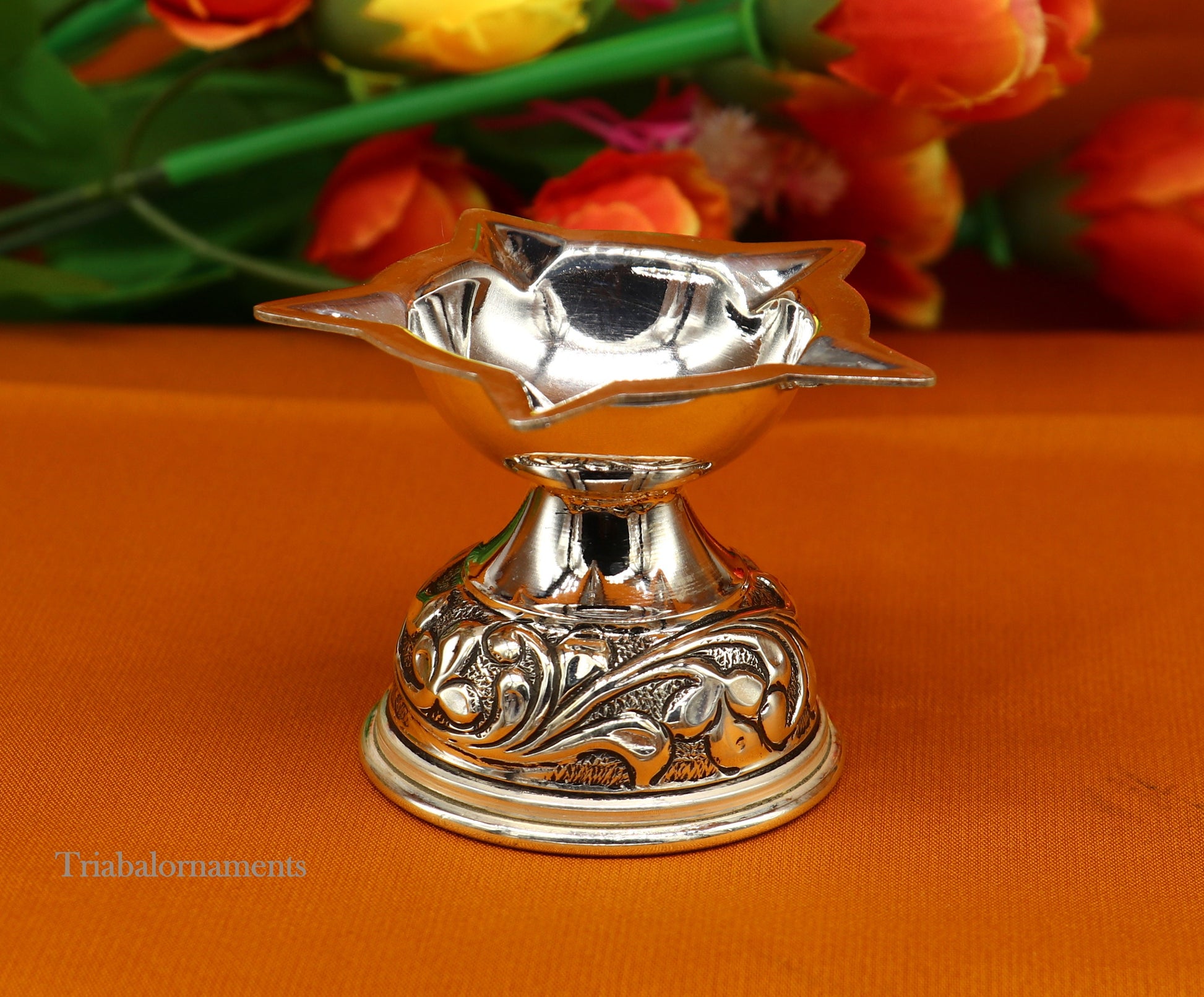 925 sterling silver gorgeous chitai work kandrai work design oil lamp, silver Deepak, silver temple article, Diwali puja utensils art su498 - TRIBAL ORNAMENTS