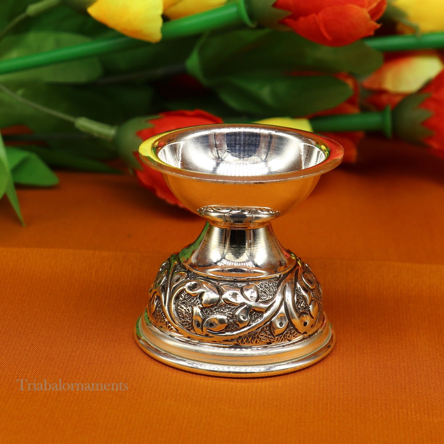 925 sterling silver gorgeous chitai work kandrai work design oil lamp, silver Deepak, silver temple article, Diwali puja utensils art su499 - TRIBAL ORNAMENTS