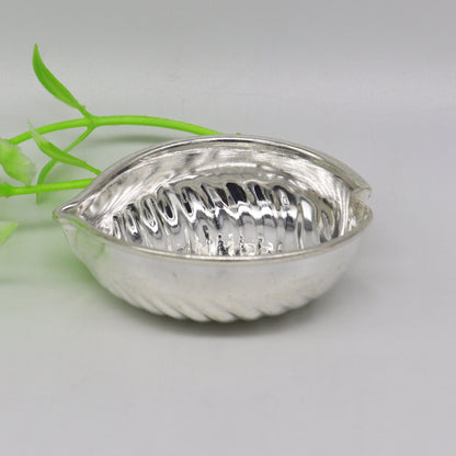 925 silver handcrafted tilak bowl with intricate design, used for sindur, saffron, sandal, and puja rituals.