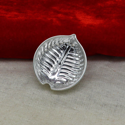 925 silver handcrafted tilak and sindur bowl with saffron sandal design, ideal for puja and home temple rituals.