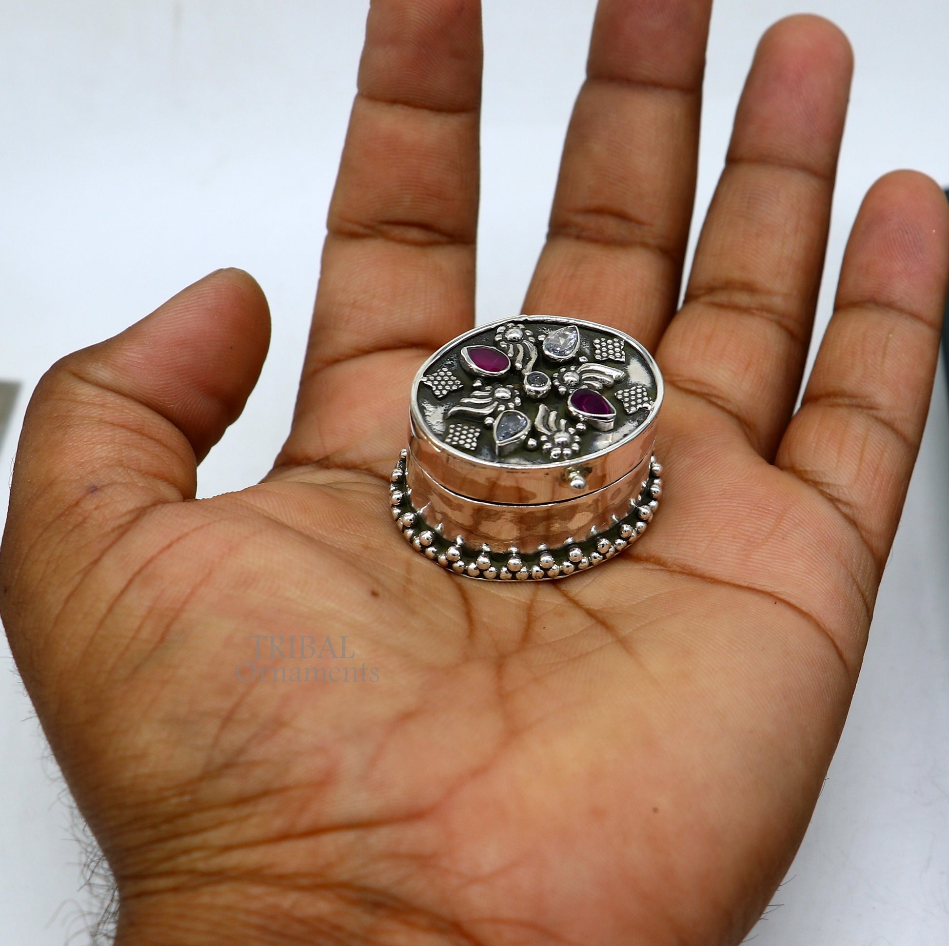 925 sterling silver handcrafted oval shape design red stone work trinket box, kajal eyeliner box, Sindur box brides gift silver box stb760 - TRIBAL ORNAMENTS