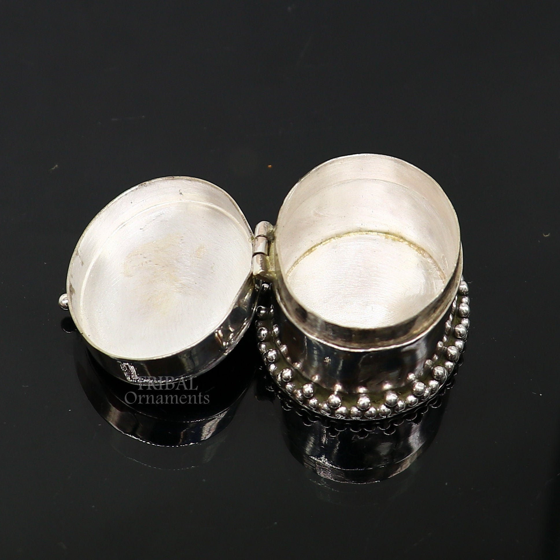925 sterling silver handcrafted oval shape design red stone work trinket box, kajal eyeliner box, Sindur box brides gift silver box stb760 - TRIBAL ORNAMENTS