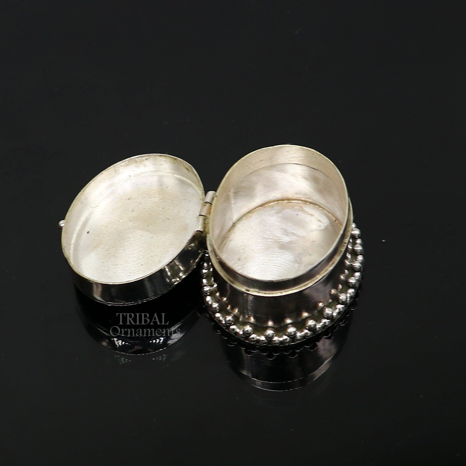 925 sterling silver handcrafted oval shape design stone work trinket box, kajal eyeliner box, Sindur box brides gift silver box stb759 - TRIBAL ORNAMENTS