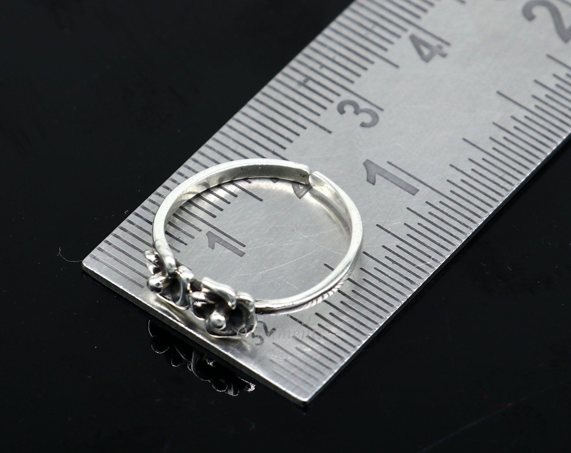 925 sterling silver handcrafted unique design vintage ethnic design brides toe ring for girl's women's ytr25 - TRIBAL ORNAMENTS